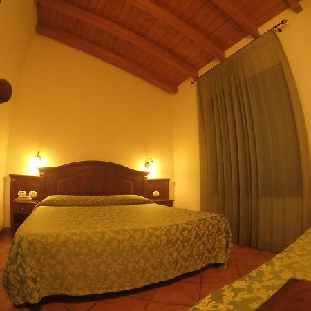 Hotel Barabba Quattro Castella Exterior photo