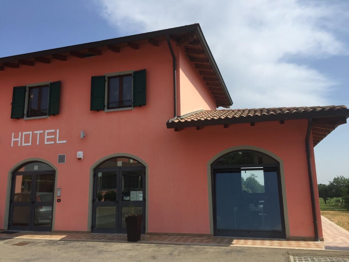 Hotel Barabba Quattro Castella Exterior photo